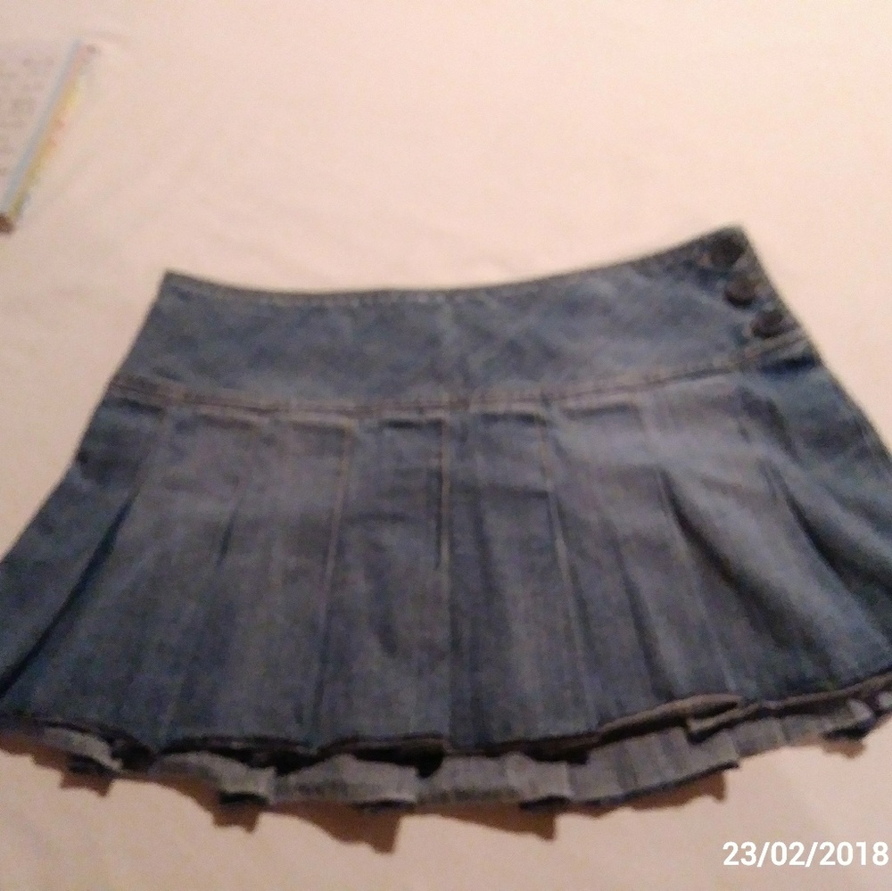 Pleated Mini skirt